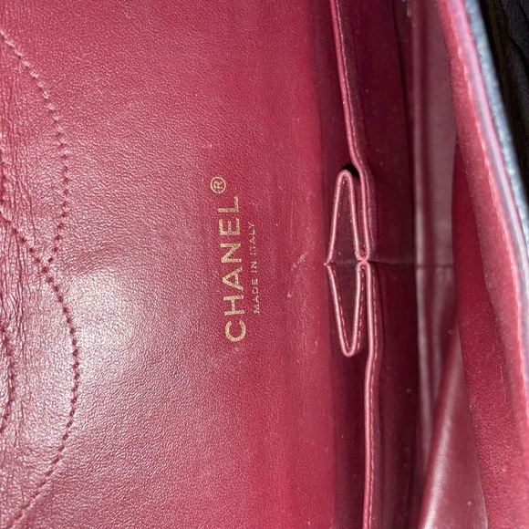 CHANEL Maxi Double Flap Quilted Black Caviar - Picture 6 of 16